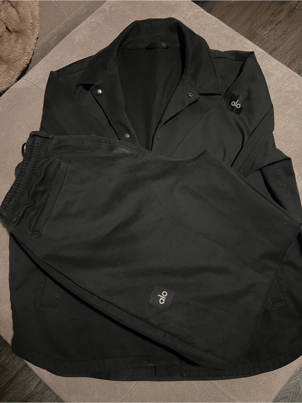 ALO Yoga Men's Black Lightweight Jacket and Joggers